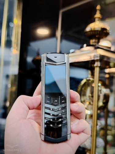 VERTU SIGNATURE S CLOUD DE PARIS 2017